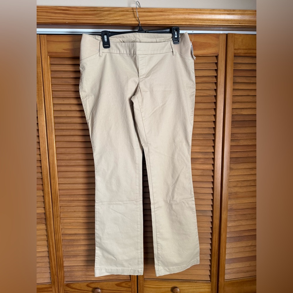 Old Navy Women’s Maternity Khaki Pants Size 10 NWT